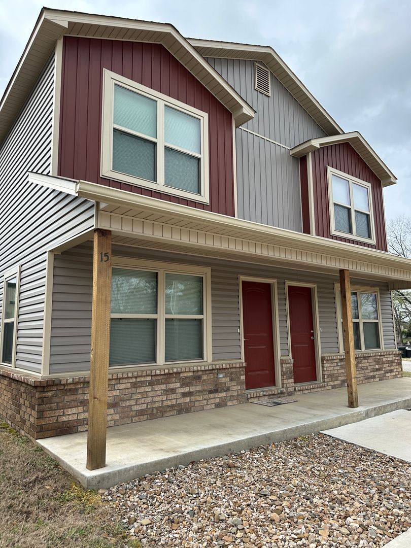 Townhouse for rent at 96 N School St, Charleston, AR 72933