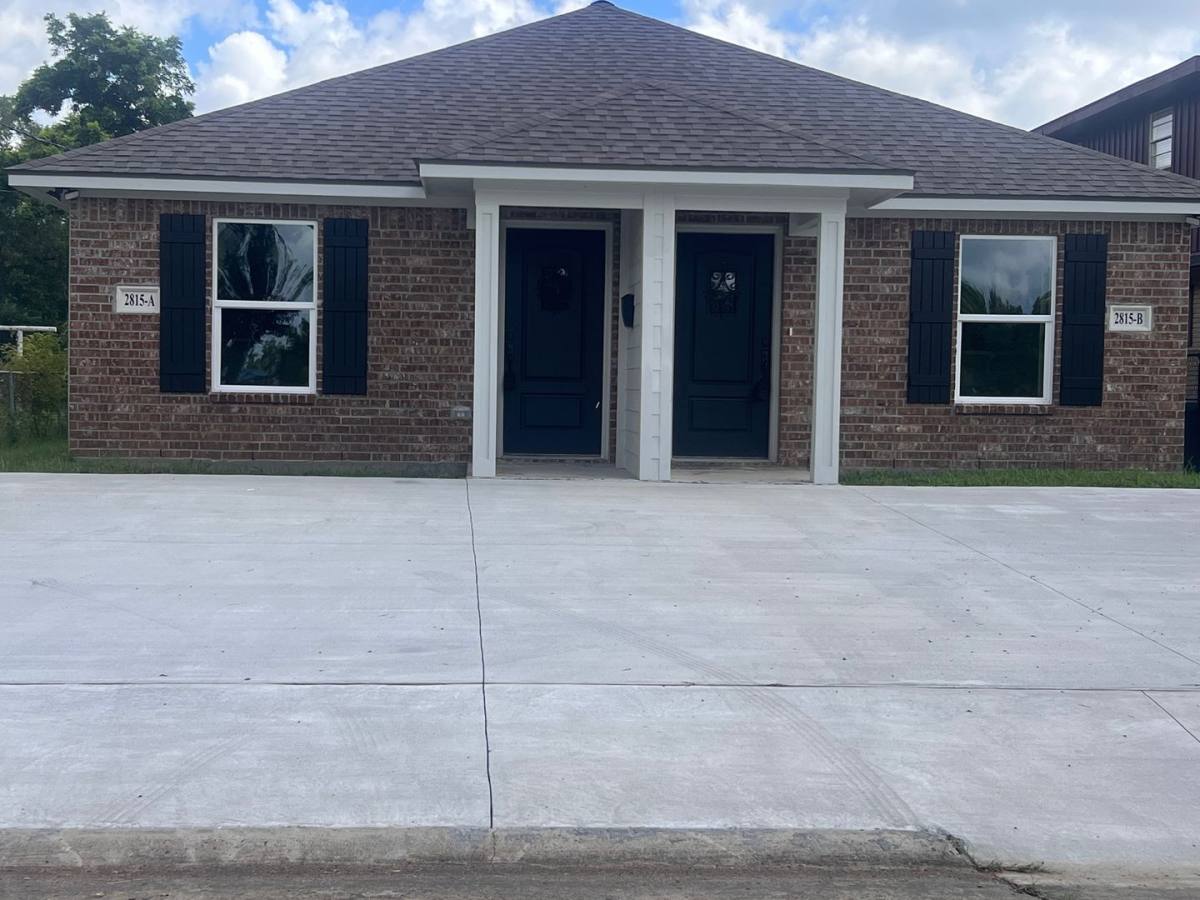 Apartment for rent at 2815 12th St, Lake Charles, LA 70615