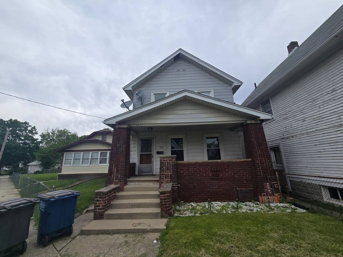 House for rent at 1233 Halstead St, Toledo, OH 43605
