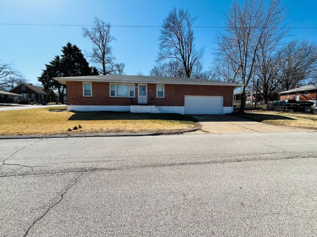 House for rent at 9004 Macon Ave, Saint Louis, MO 63134