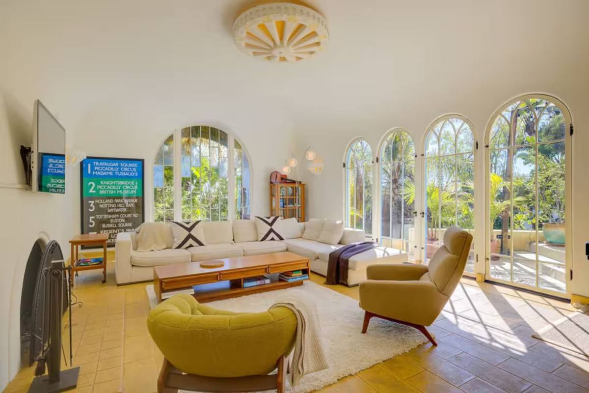 House for rent at 4778 Cromwell Ave, Los Angeles, CA 90027