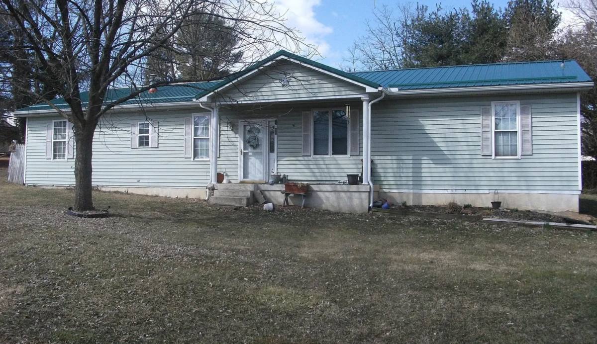 House for rent at 109 W Main St, Fayetteville, PA 17222