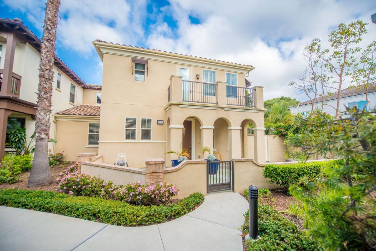 House for rent at 8245 Kendall Dr, Huntington Beach, CA 92646