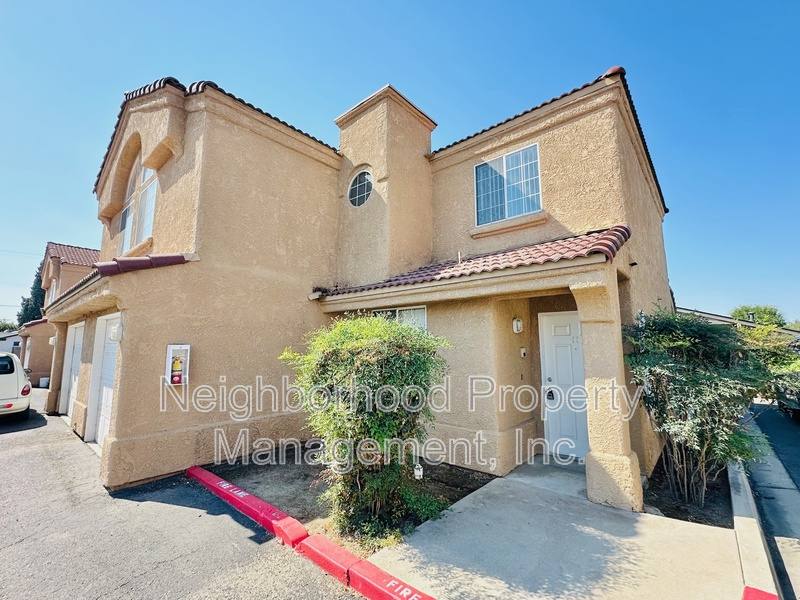 Apartment for rent at 397 Santa Ana Ave #15, Clovis, CA 93612