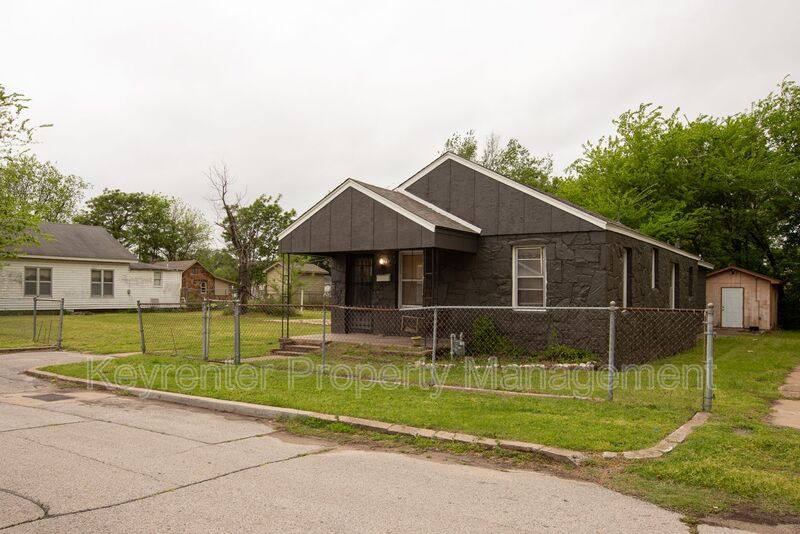 House for rent at 526 S 39th W Ave, Tulsa, OK 74127