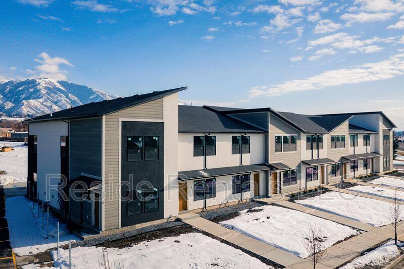Townhouse for rent at 220 N Spring Creek Parkway #19, Providence, UT 84332