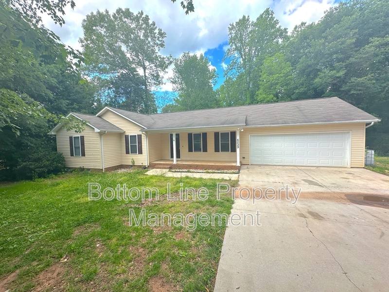 House for rent at 6529 Cedar Rd, Denver, NC 28037