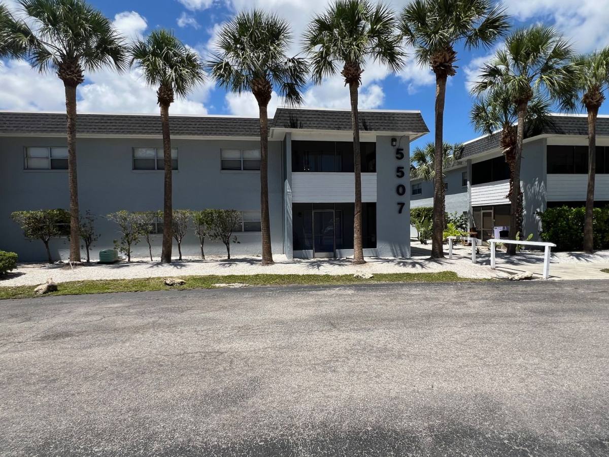 Condo for rent at 5507 Fountain Lake Circle, Bradenton, FL 34207