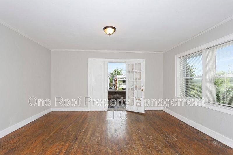 Apartment for rent at 3223-3225 E 8th St #1E, Kansas City, MO 64124