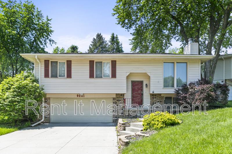 House for rent at 9201 Park View Blvd, La Vista, NE 68128
