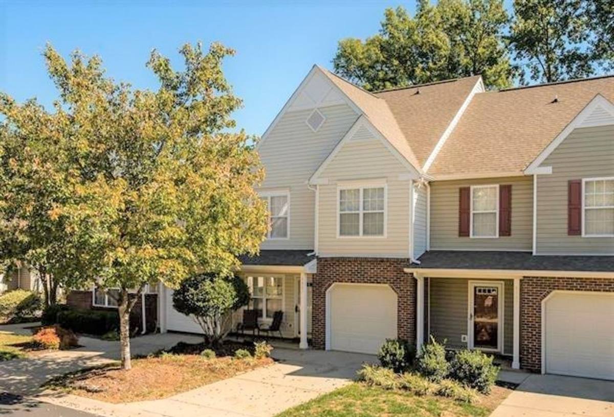 Townhouse for rent at 8921 Scotch Heather Way, Charlotte, NC 28277