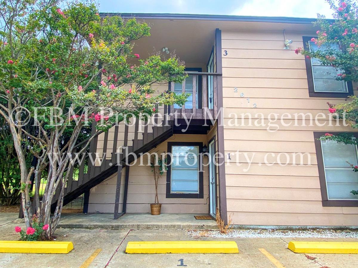 Apartment for rent at 2612 W Sycamore Ave, Corsicana, TX 75110
