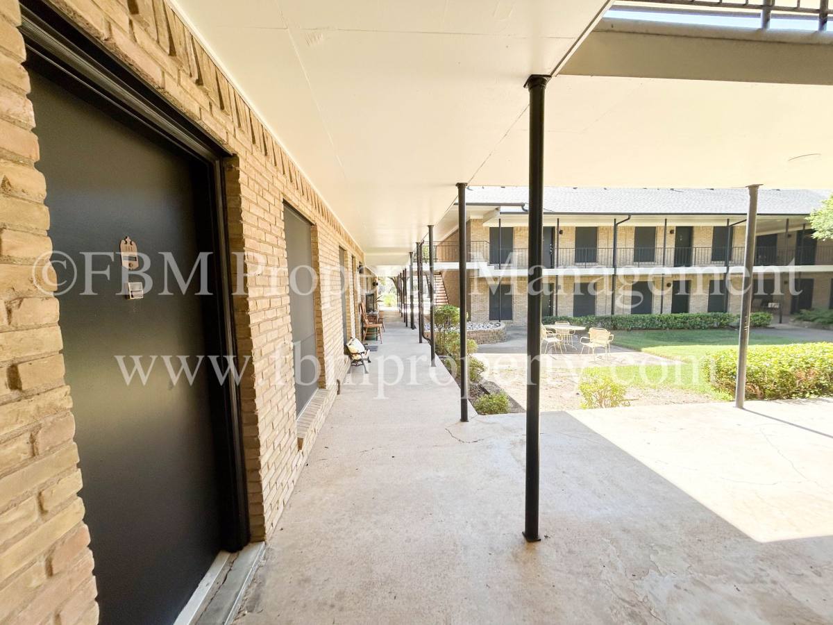 Apartment for rent at 510 W Marvin Ave, Waxahachie, TX 75165