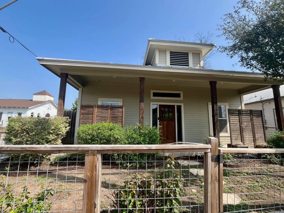 House for rent at 103 Sample St, San Antonio, TX 78210