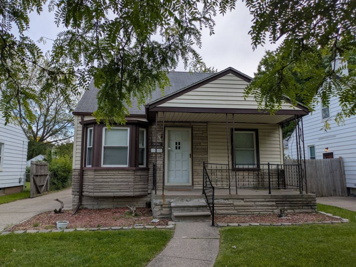 House for rent at 19660 Kenosha St, Harper Woods, MI 48225