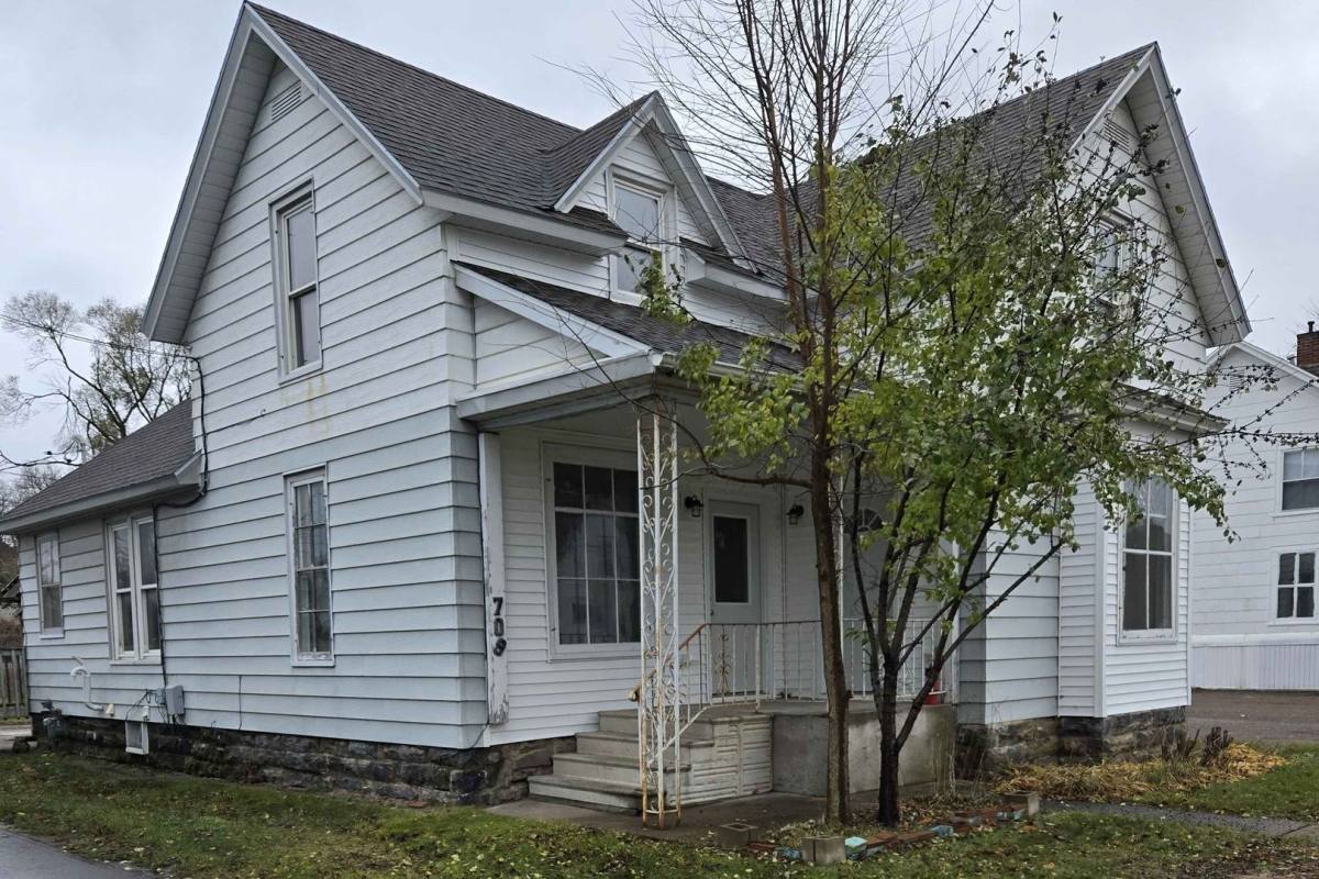 Apartment for rent at 709 Main St, Eau Claire, WI 54701