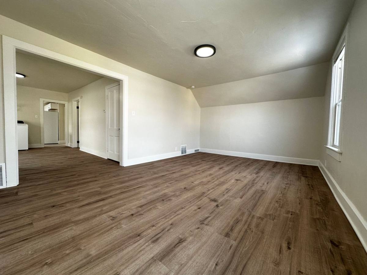 Townhouse for rent at 1152 Stuart St, Green Bay, WI 54301