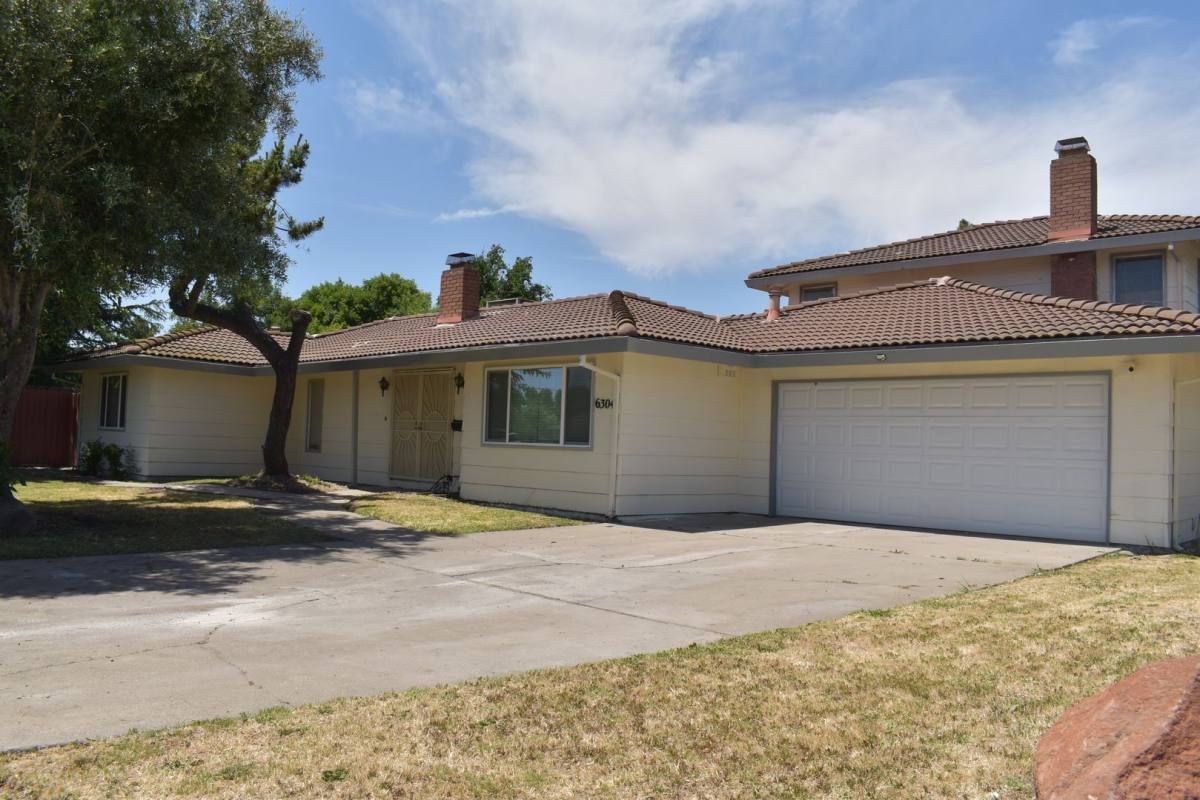 House for rent at 6304 Riverside Blvd, Sacramento, CA 95831