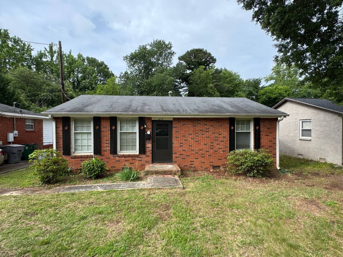 House for rent at 2116 Finchley Dr, Charlotte, NC 28215