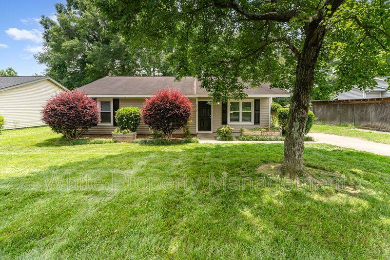 House for rent at 7230 Newell Acres Dr, Charlotte, NC 28215