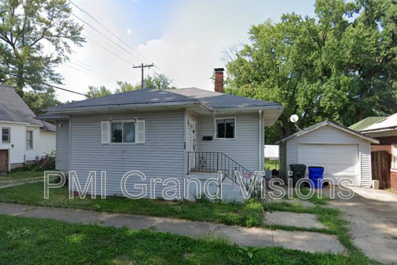 House for rent at 432 W Center St, Decatur, IL 62526