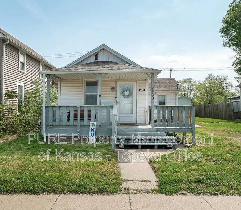 House for rent at 526 NE Chandler St, Topeka, KS 66616