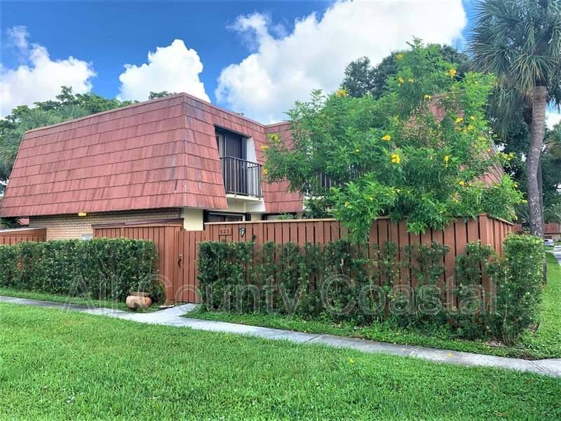 Townhouse for rent at 623 Buttonwood Lane, Boynton Beach, FL 33436