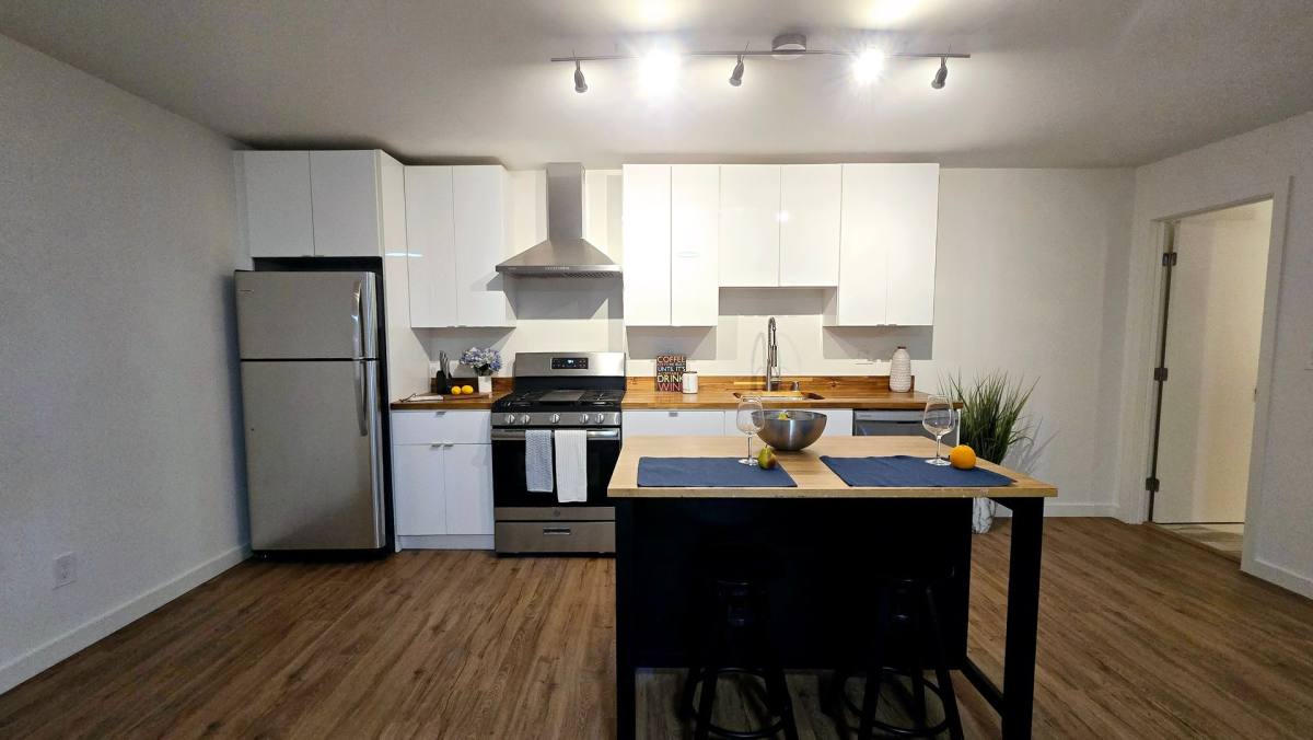 Apartment for rent at 875 Woodside Rd, Redwood City, CA 94061