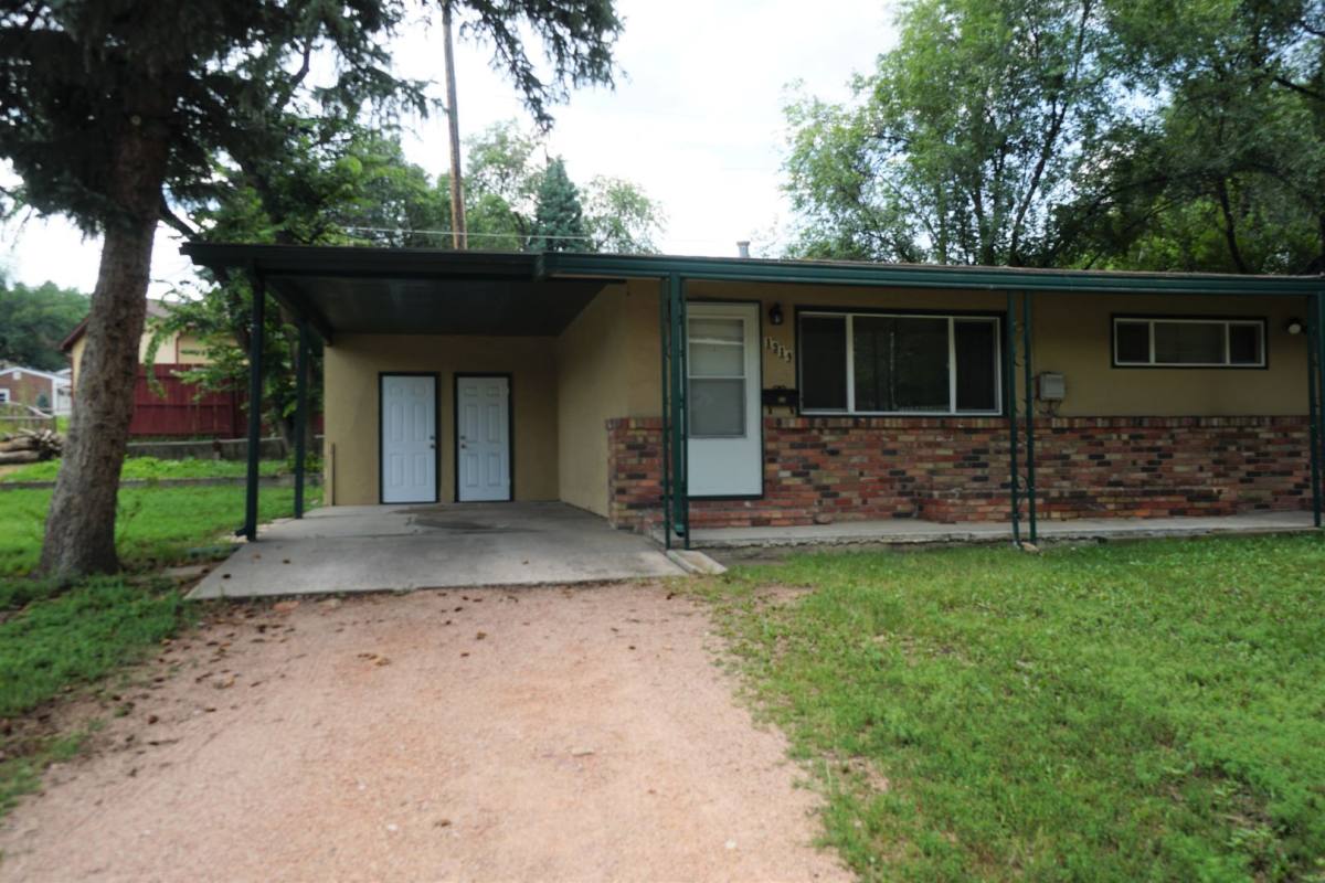 House for rent at 1914 Cascade Lane, Colorado Springs, CO 80906
