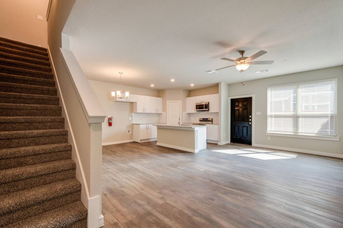 Townhouse for rent at 703 Wheatfield Dr, Venus, TX 76084