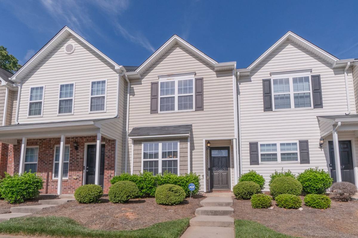 Townhouse for rent at 105 Silhouette Dr, Greensboro, NC 27405