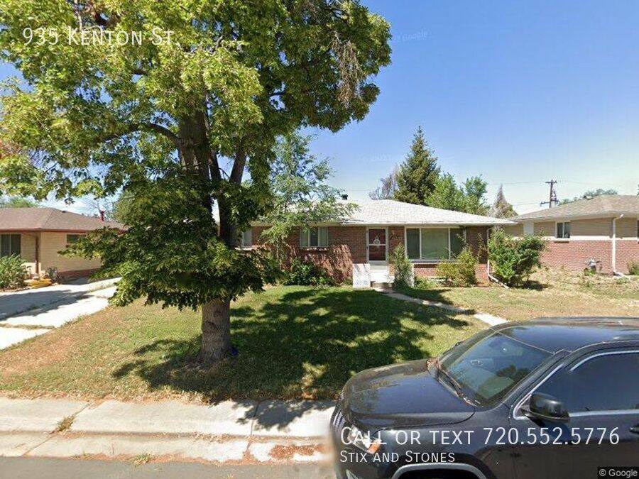 House for rent at 935 Kenton St, Aurora, CO 80010