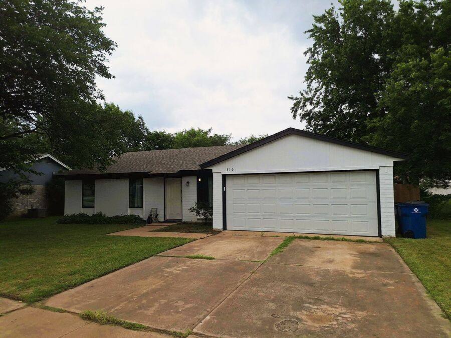 House for rent at 316 N Heights Dr, Crowley, TX 76036
