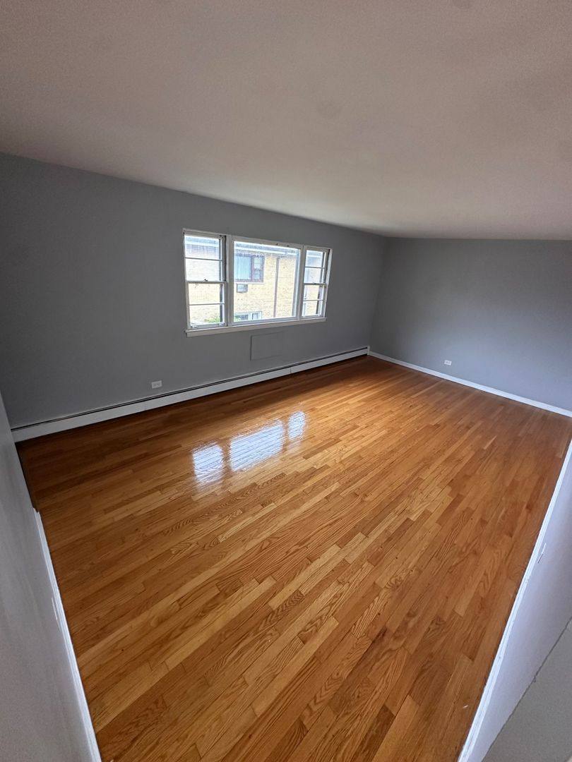 Apartment for rent at 7822 S Shore Dr, Chicago, IL 60649