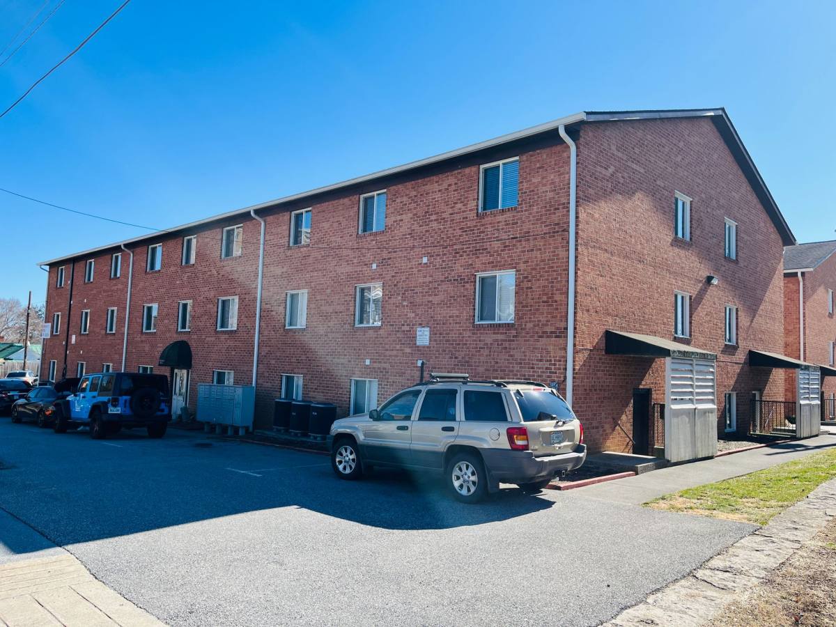 Apartment for rent at 1011 Grove Ave #G, Radford, VA 24141