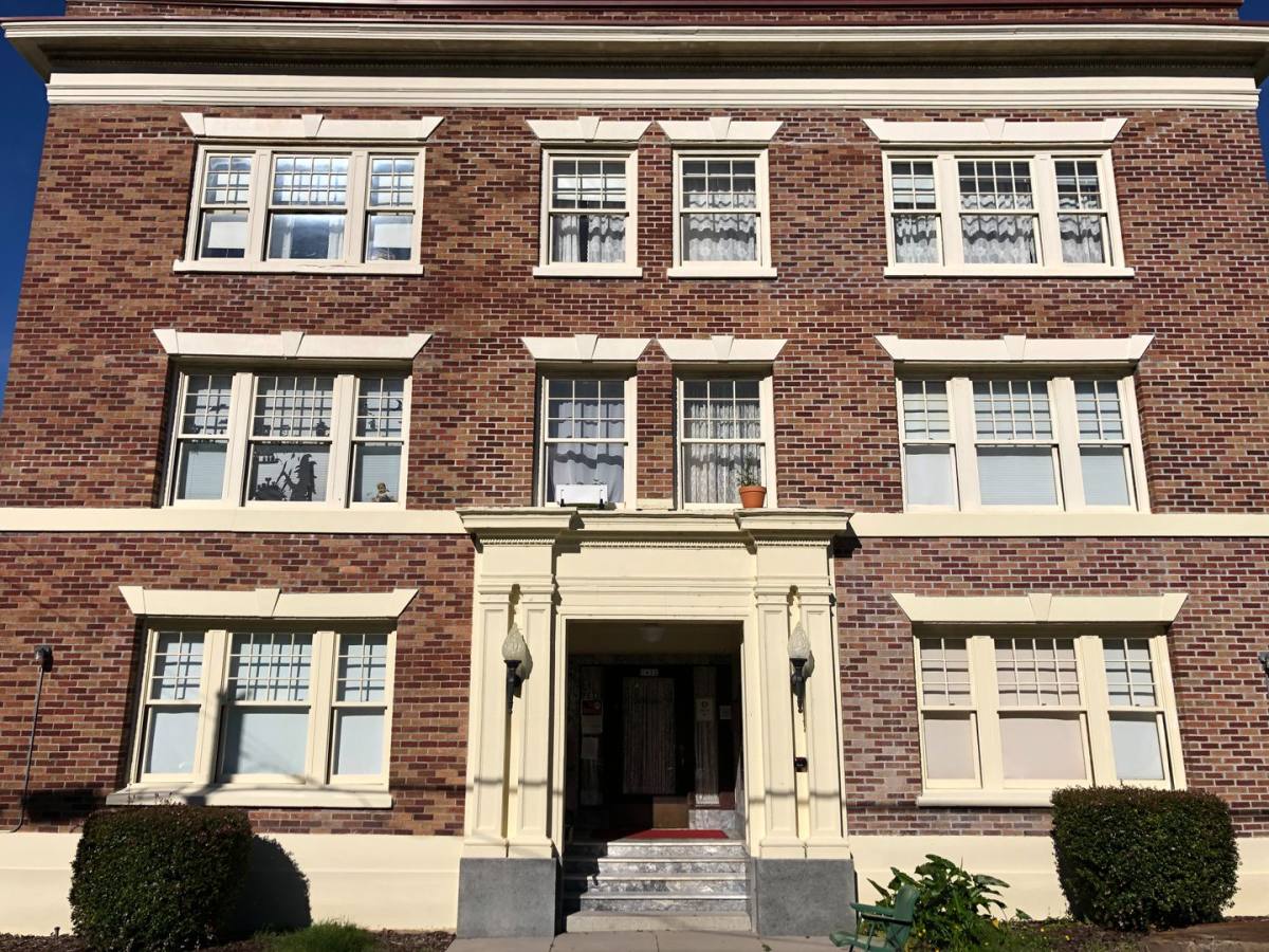Apartment for rent at 1432 Franklin Ave, Astoria, OR 97103