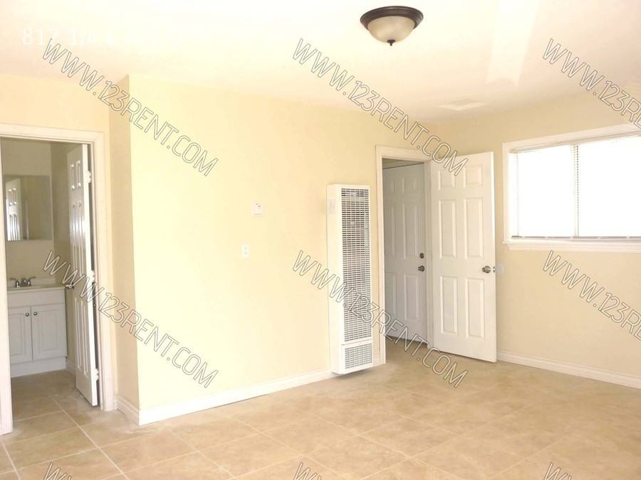 Apartment for rent at 817 1 4 E Ave #Q-7, Palmdale, CA 93550