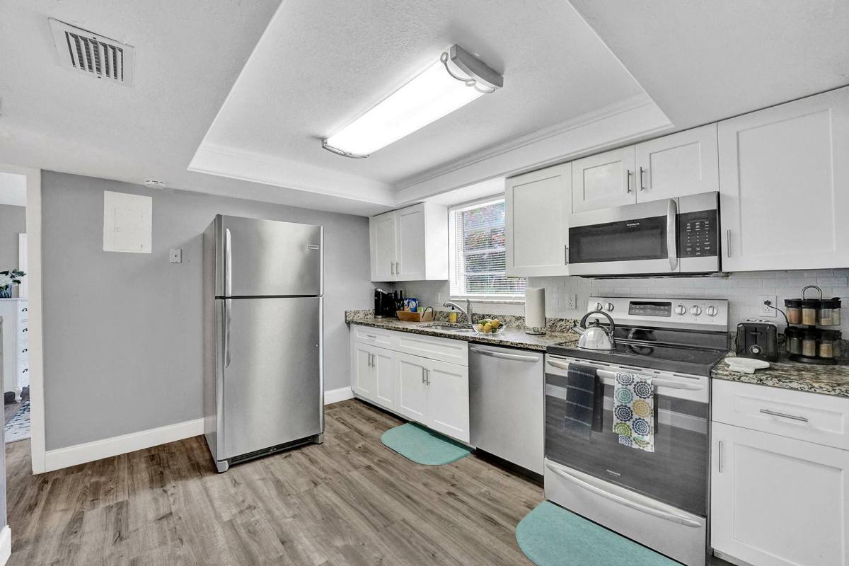 Apartment for rent at 101 NE 4th St #3, Delray Beach, FL 33444