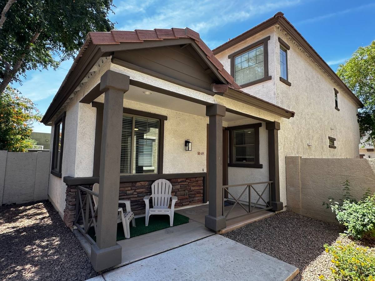 Townhouse for rent at 639 S Buena Vista Ave, Gilbert, AZ 85296