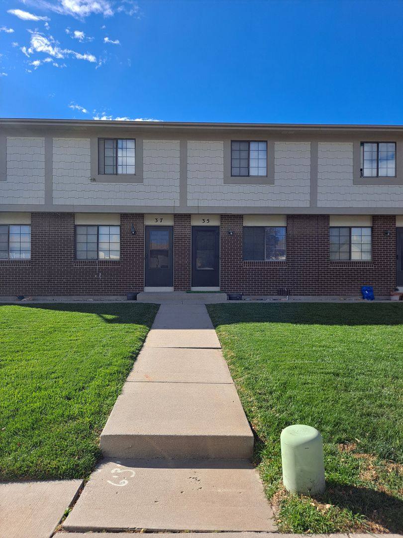 Apartment for rent at 33-39 Castle Royal Dr, Pueblo, CO 81005