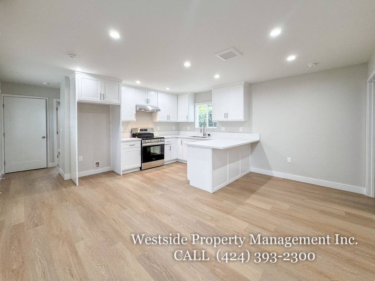 Apartment for rent at 316 Ximeno Ave #A, Long Beach, CA 90814