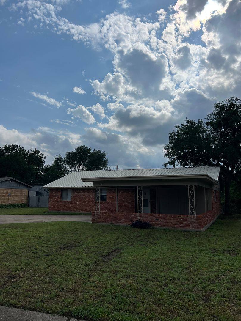 House for rent at 105 Oak Ridge Terrace, Weatherford, TX 76086