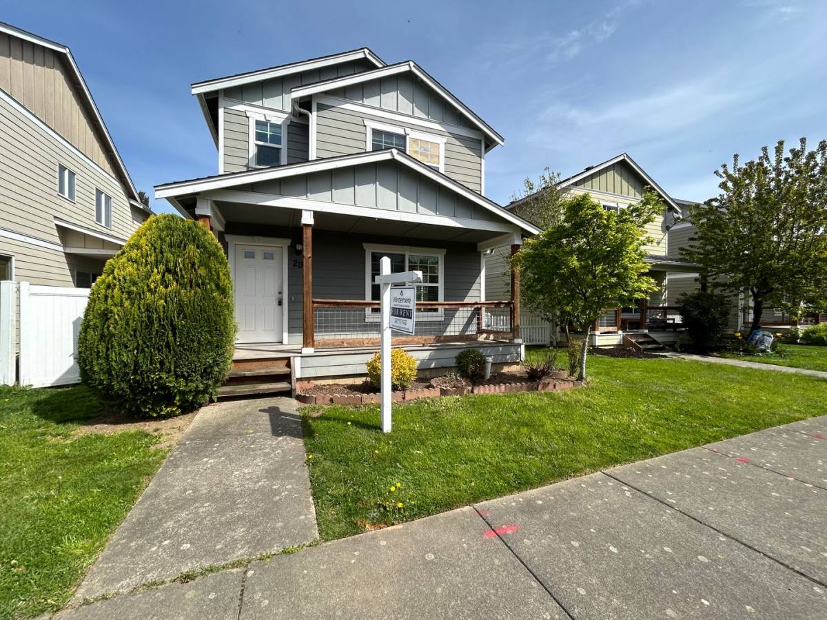 House for rent at 2200 Greenview Circle, Lynden, WA 98264