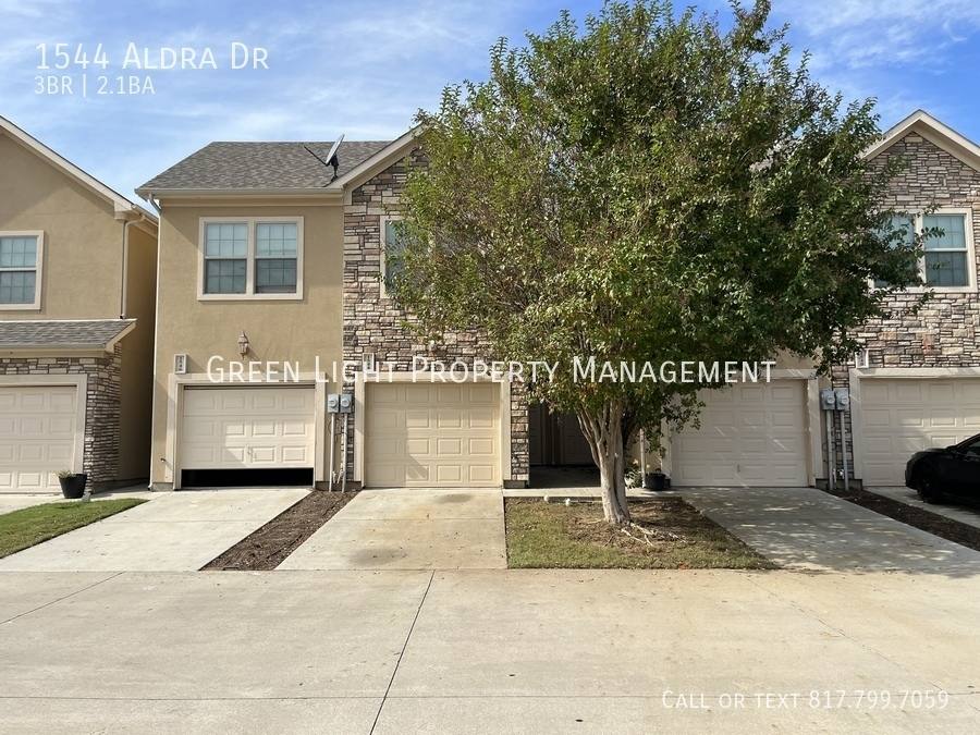Townhouse for rent at 1544 Aldra Dr, Fort Worth, TX 76120
