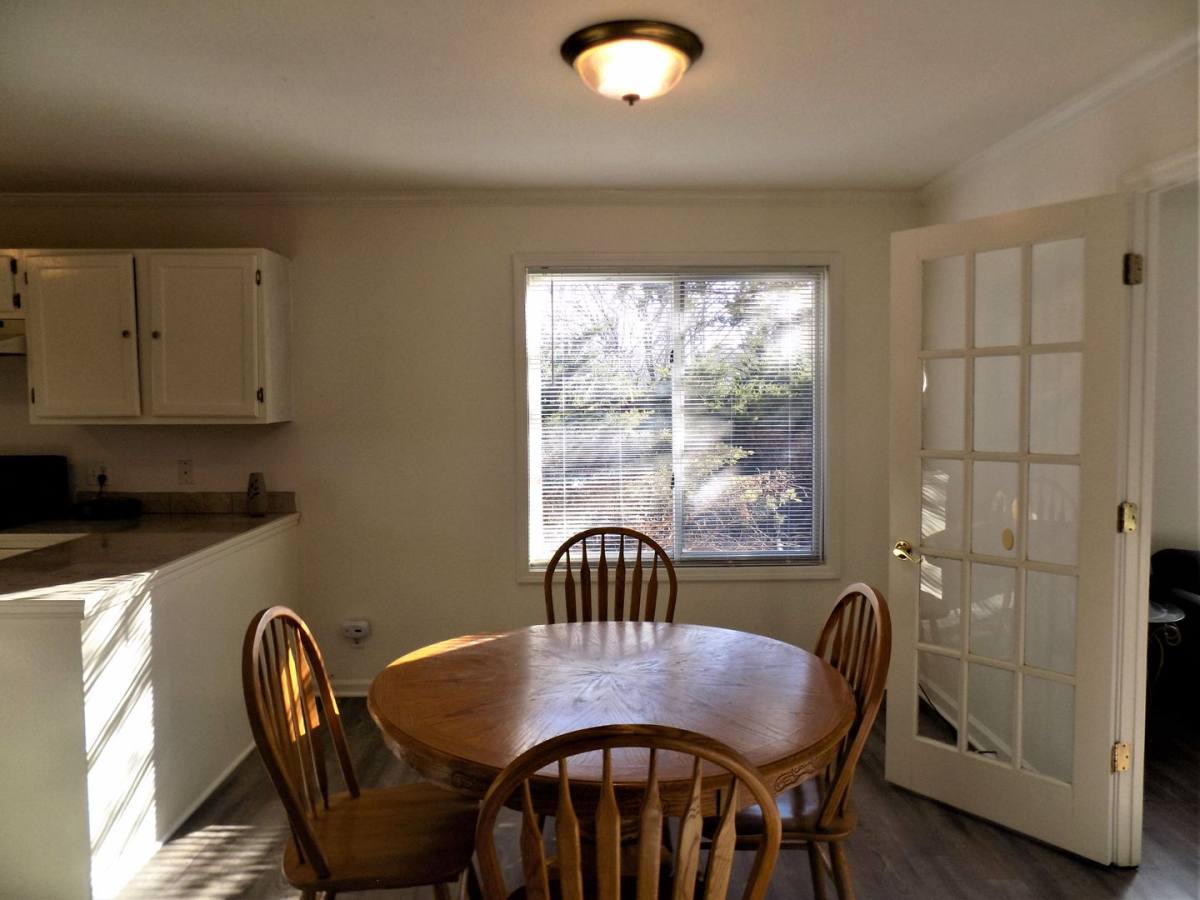Apartment for rent at 1852 Crystal Springs Lane, Fairfield, IA 52556