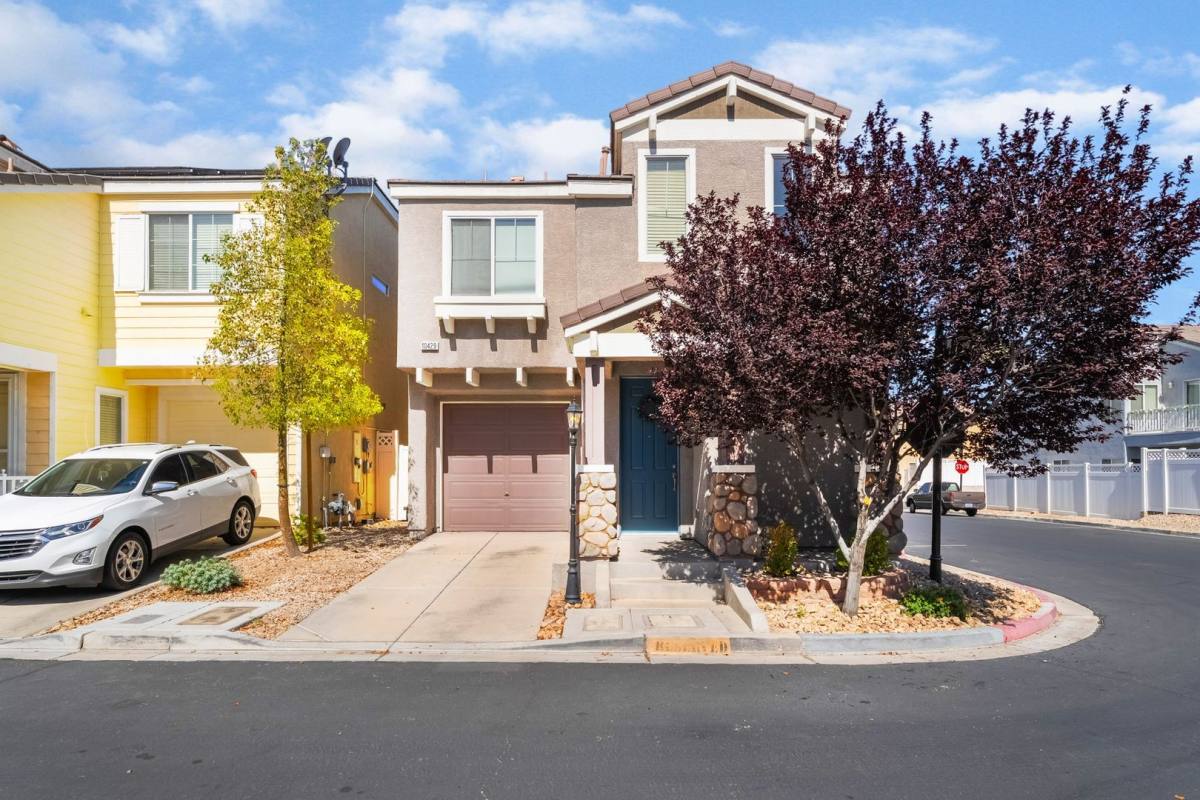House for rent at 10429 Amber Night St, Las Vegas, NV 89183