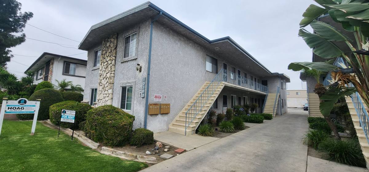 Apartment for rent at 10300-10304 La Reina Ave, Downey, CA 90241