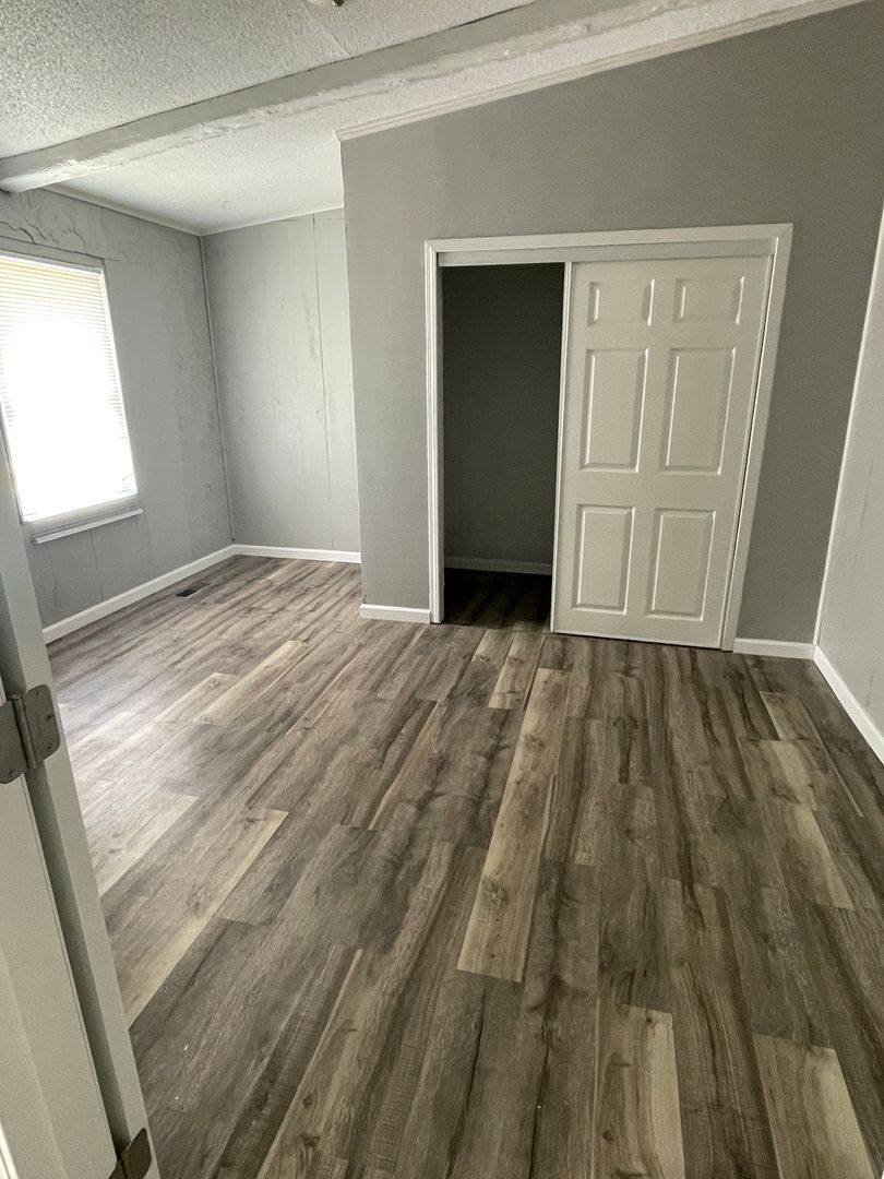 Apartment for rent at 1523 E Washington St, Muncie, IN 47305