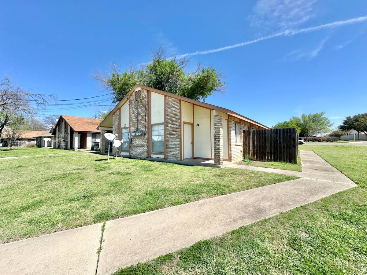 Apartment for rent at 2101 Robert E Lee, Killeen, TX 76543