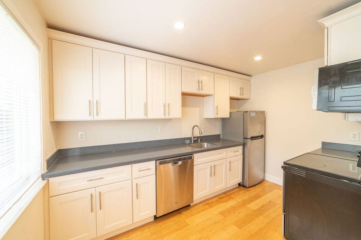 Apartment for rent at 1128 - 1130 Bancroft Way, Berkeley, CA 94702